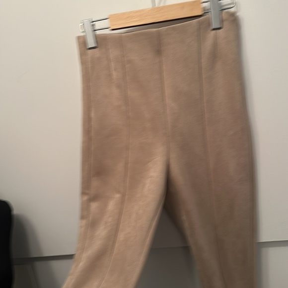 Zara faux Suède beige high rise skinny pants with zipper on the side and bottom - Picture 6 of 10